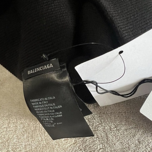Balenciaga Unity Sports Logo Embroidered Beanie - Picture 5 of 6